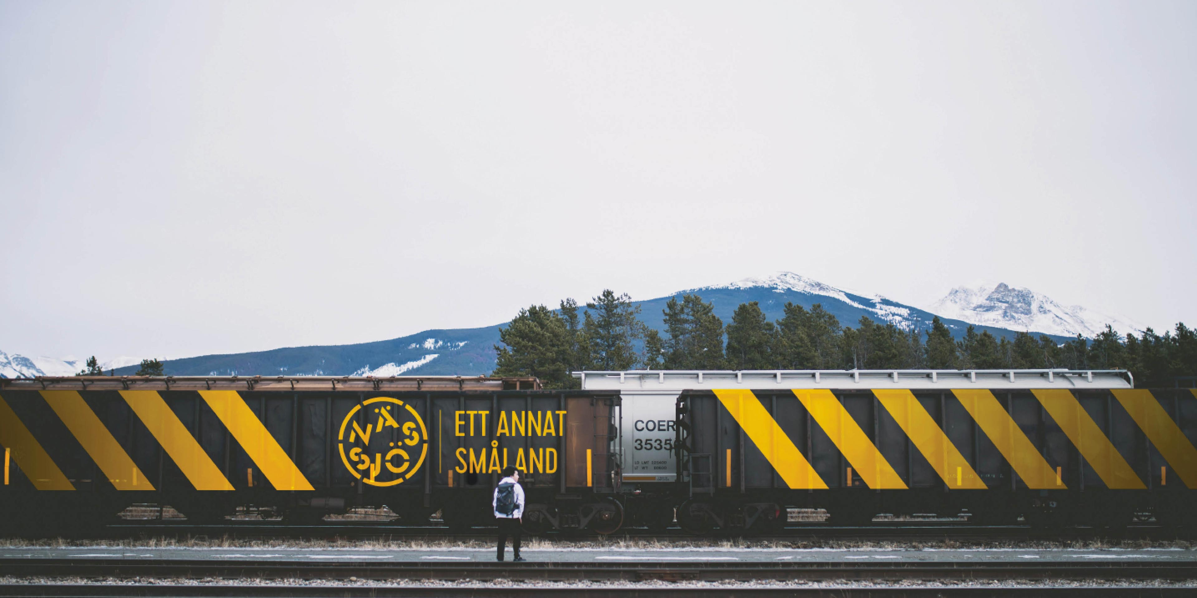 Tåg med Nässjö plastlogotyp